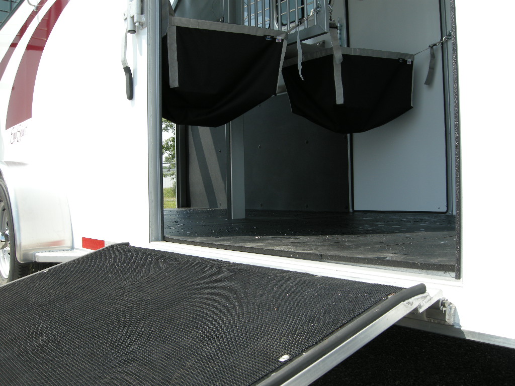 Straight Load Horse Trailer for Sale 2 Horse Bumper Pull Design