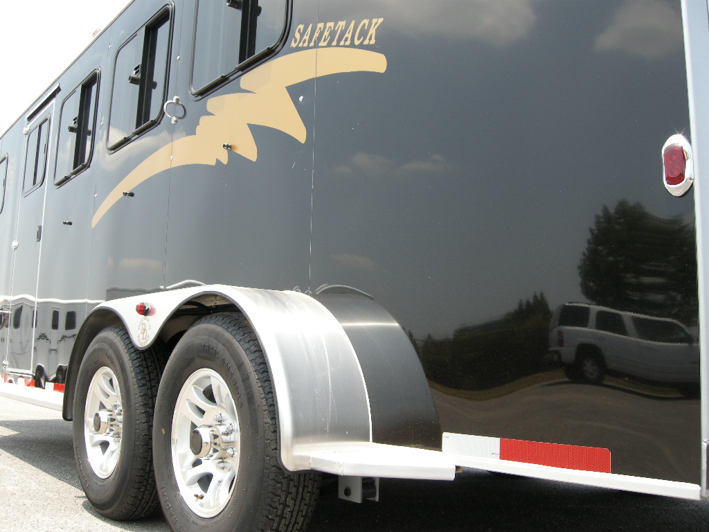 15 Affordable Features to Make Your Horse Trailer Extraordinary