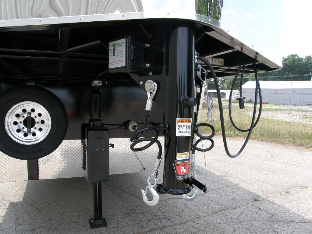 A Double D Trailer with a hydraulic jack