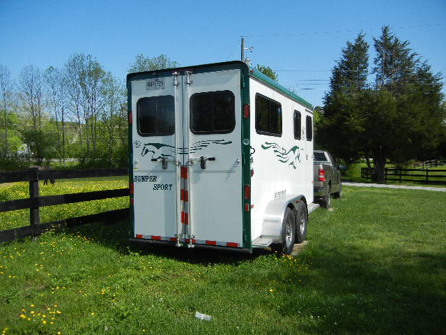 bumper pull horse trailer