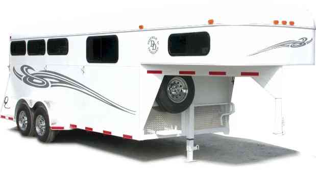 Earlier Double D three-horse gooseneck trailer