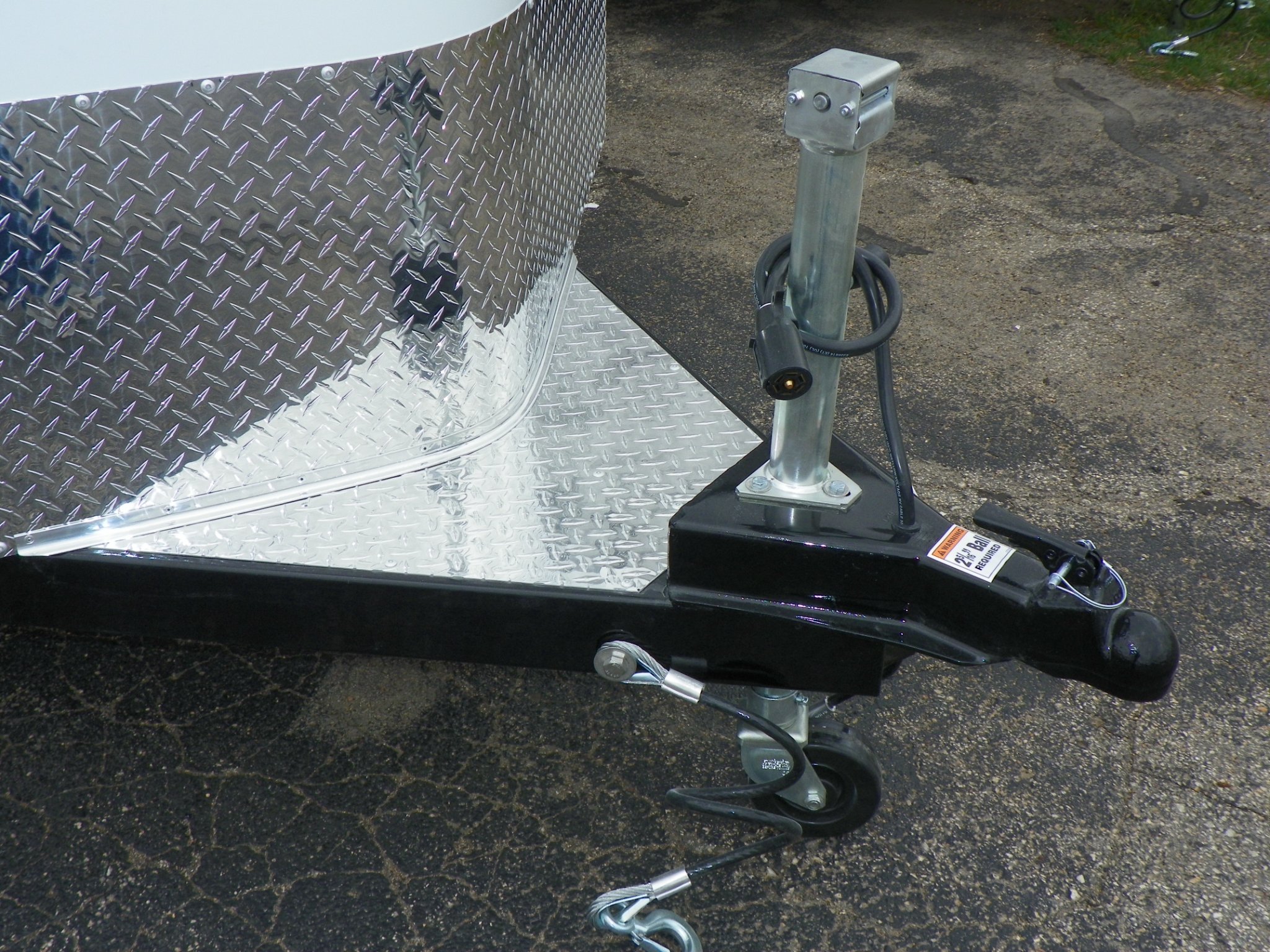 7 pin plug on horse trailer hitch