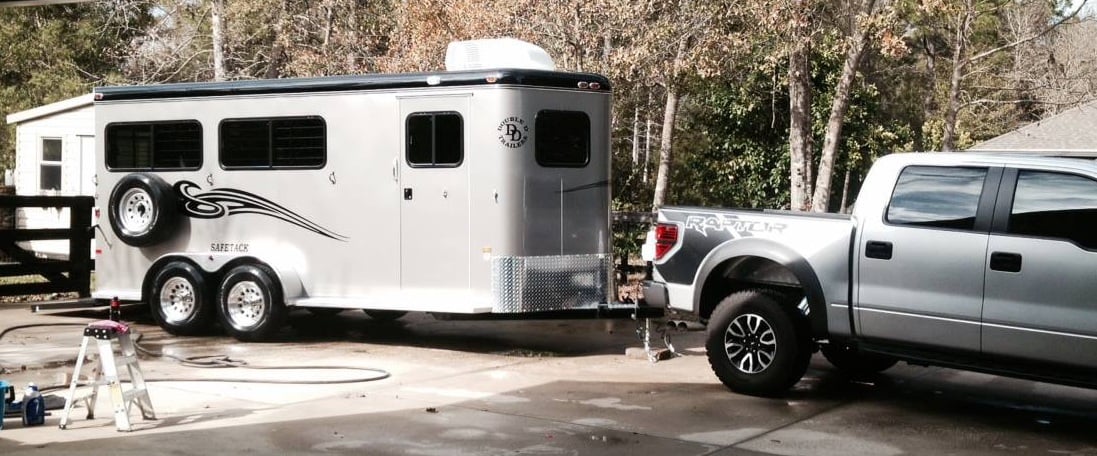 bumper pull horse trailer