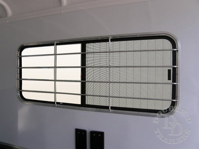 sliding window in double d trailer