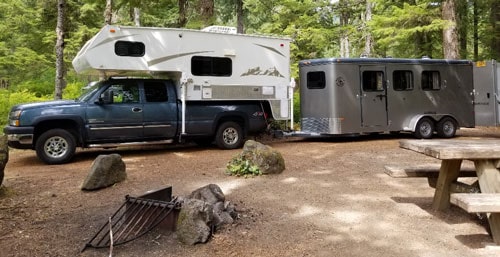 Camping with horse trailer 