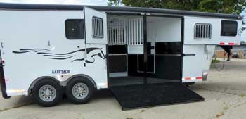 Double D Trailers SafeTack 3 horse trailer with side loading