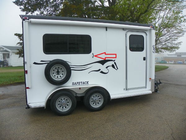 safetack 2 horse trailer