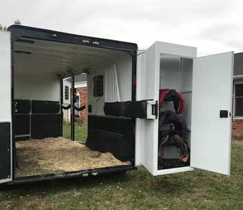 reverse horse trailer