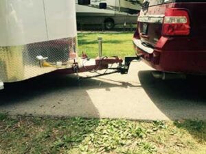 Bumper pull horse trailer hitch with weight distribution