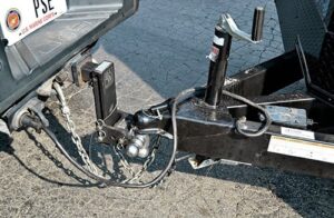 Bumper pull horse trailer hitch