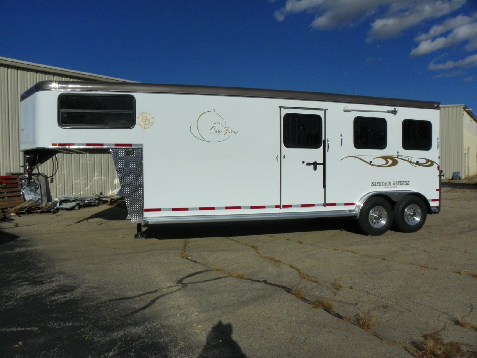 Basic Living Quarters Horse Trailer - The Basic LQ from Double D Trailers