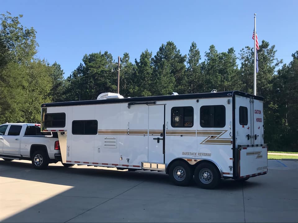 towing a living quarters horse trailer