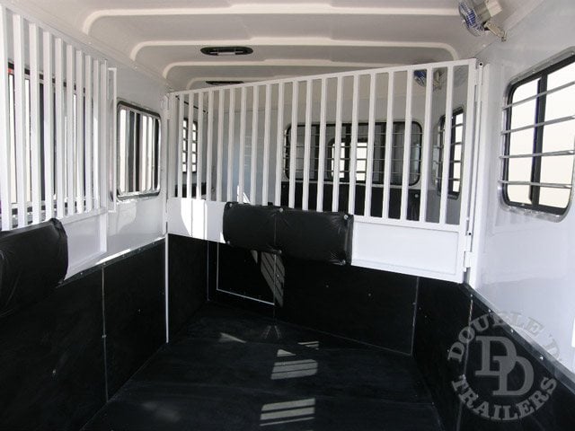 3 Horse BP Trailer interior