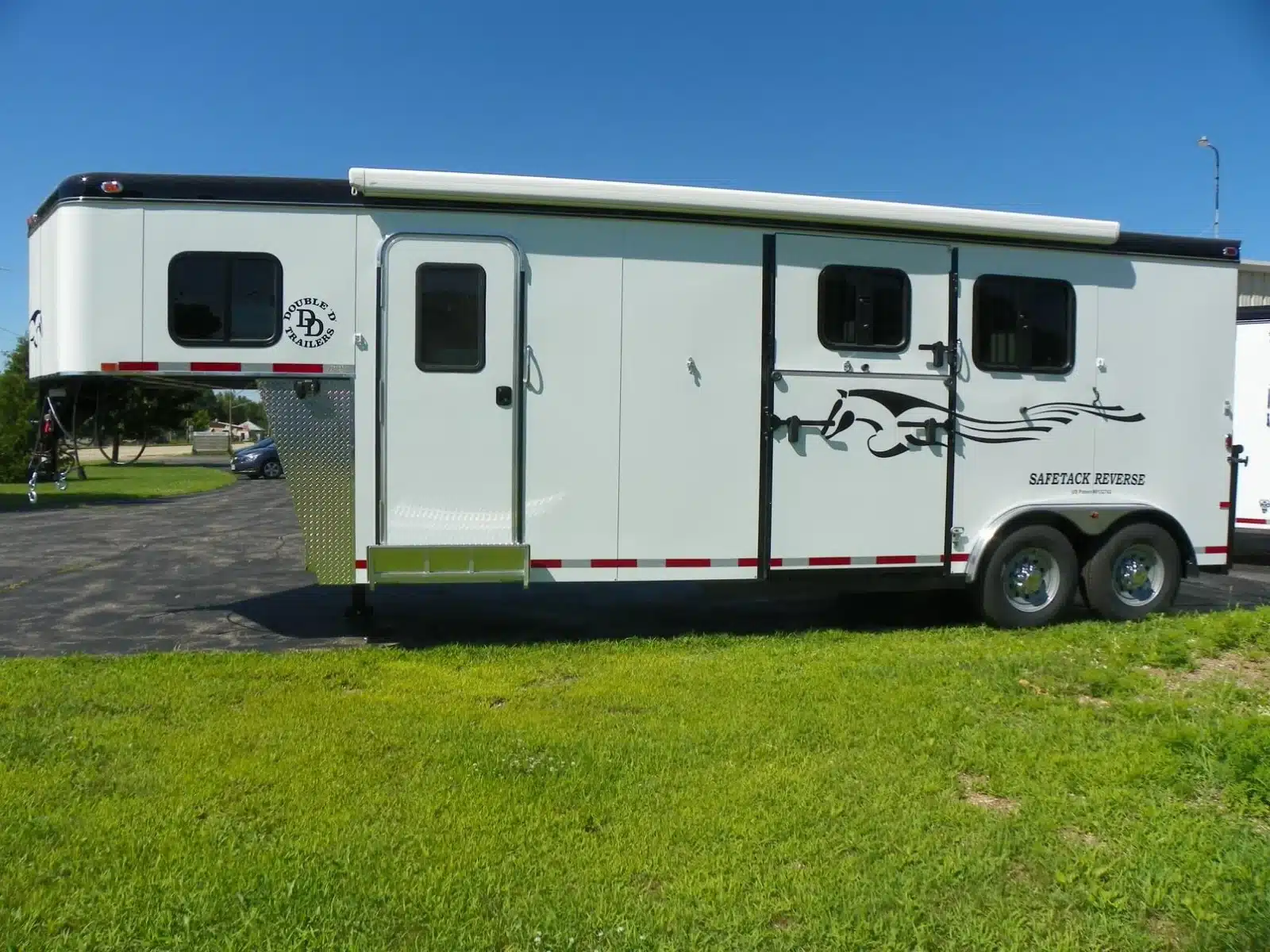 Double D Trailers living quarters exterior