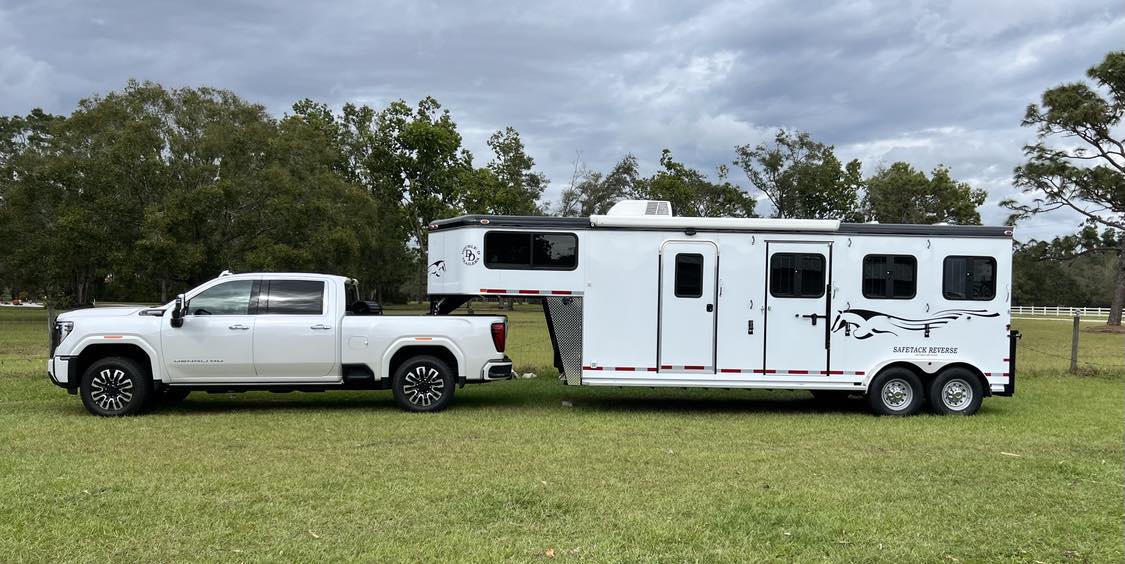 Double D Trailers Gooseneck Horse Trailer 