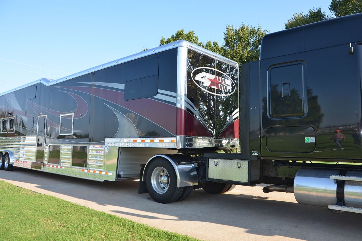 4-star luxury LQ exterior 