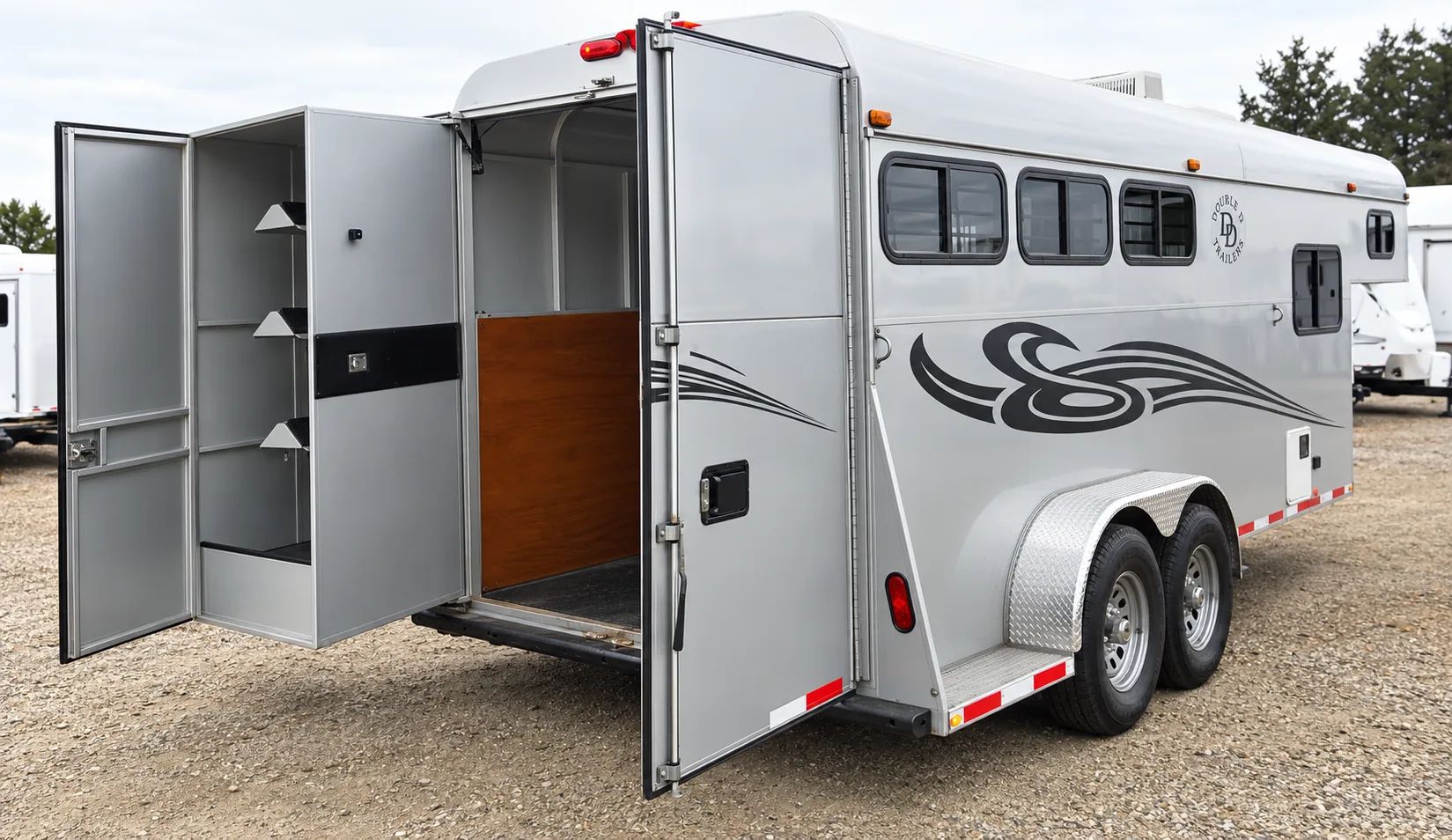 SafeTack Essential gooseneck in grey with rear tack open