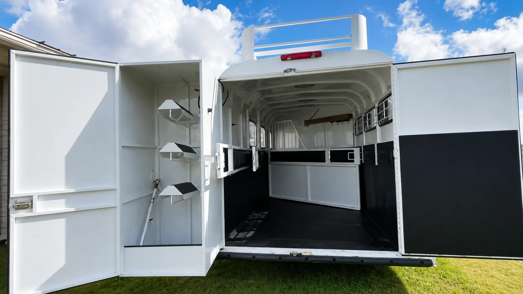 Gooseneck rear view with tack area open